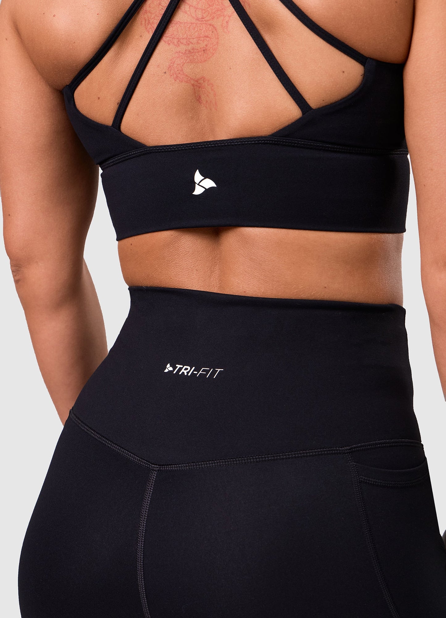 ROXI 6" Shorts BLACK EDITION